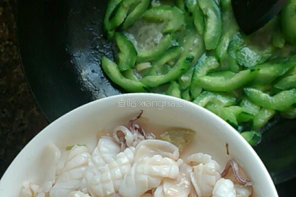 鲜鱿炒青瓜的做法图解13