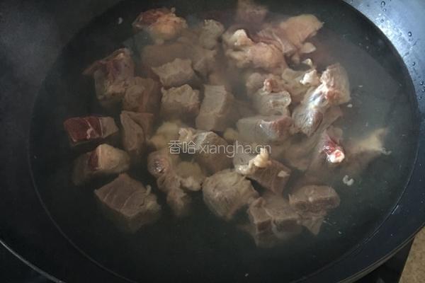 红烧胡萝卜牛肉的做法图解2