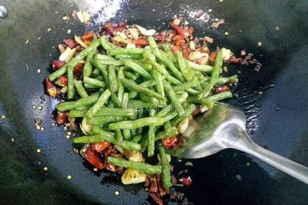 腊肉末煸豆角的做法图解8