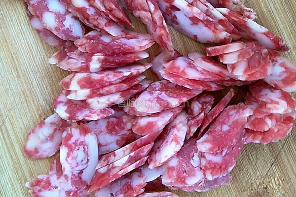 腊肠炒荷兰豆的做法图解5
