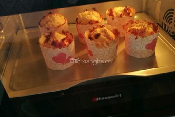 草莓纸杯蛋糕的做法图解3