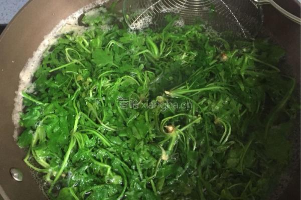 荠菜香菇馄饨的做法图解7