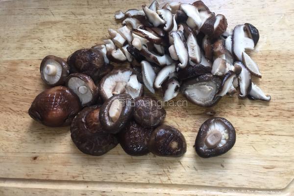荠菜香菇馄饨的做法图解13