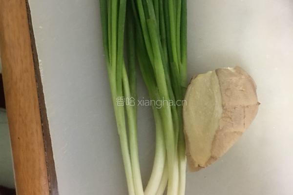 猪肉笋干馅饺子的做法图解2
