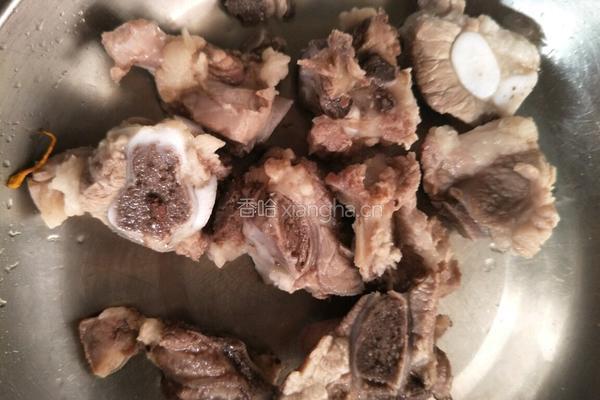 新鲜石斛虫草花炖排骨的做法图解2