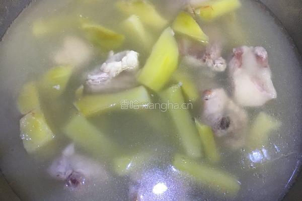 榨菜排骨汤的做法图解4