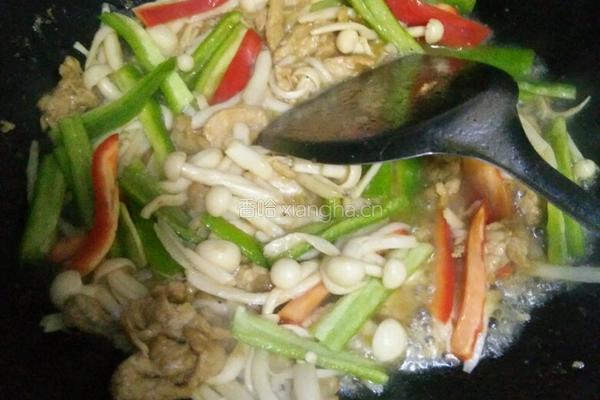 海鲜菇炒肉的做法图解4