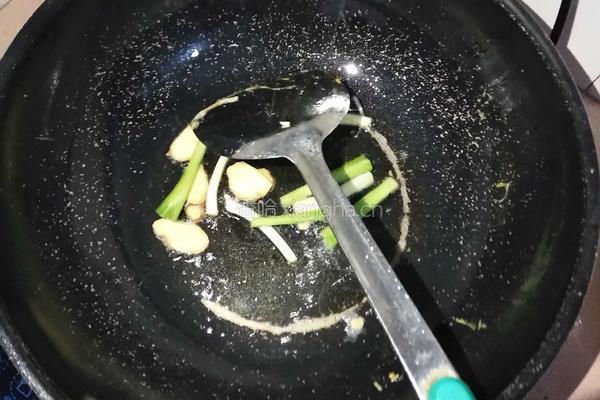 荷包蛋黄骨鱼汤的做法图解4