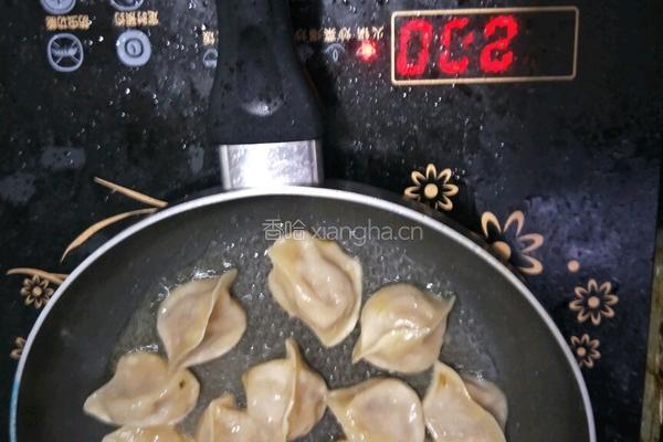 煎饺的做法图解3