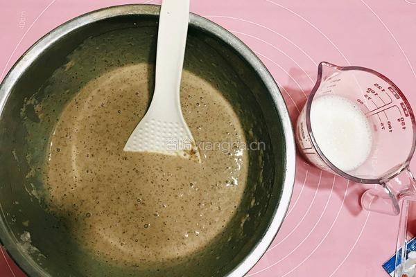荞麦黑芝麻松饼的做法图解3