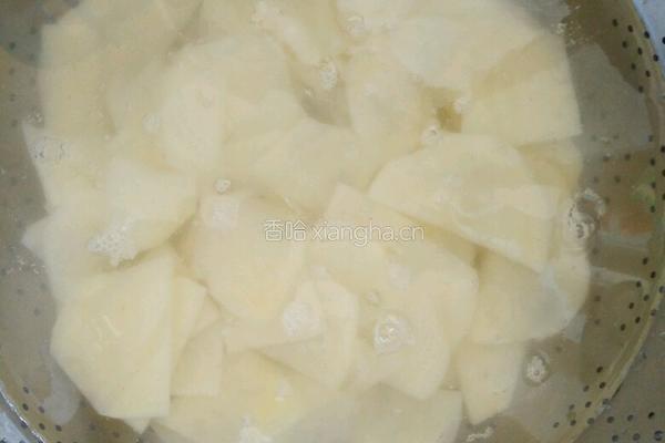 酸辣土豆片的做法图解3