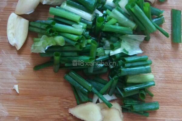 电饭煲红烧鸡块的做法图解1