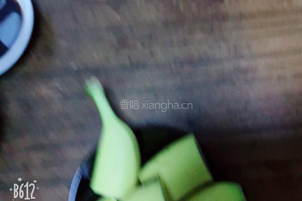 东北大骨头炖酸菜的做法图解9