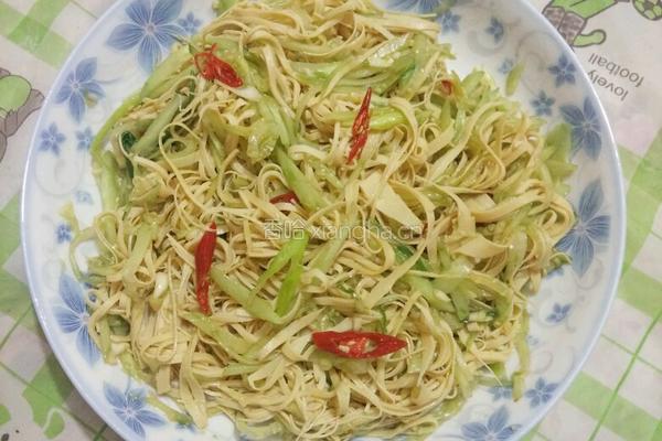 麻辣黄瓜豆皮丝的做法图解4