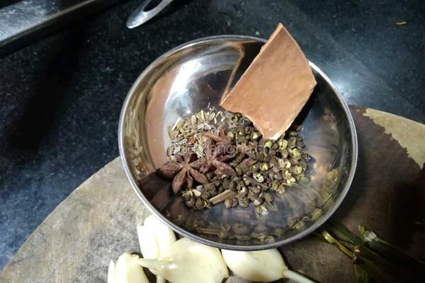 自制桥头火锅底料的做法图解2