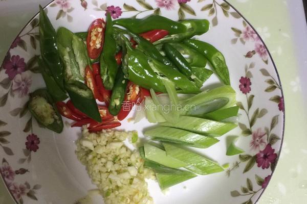孜然麻辣鸡心的做法图解2