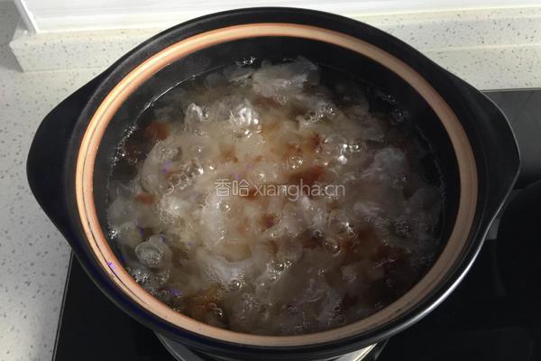 桃胶银耳羹的做法图解6