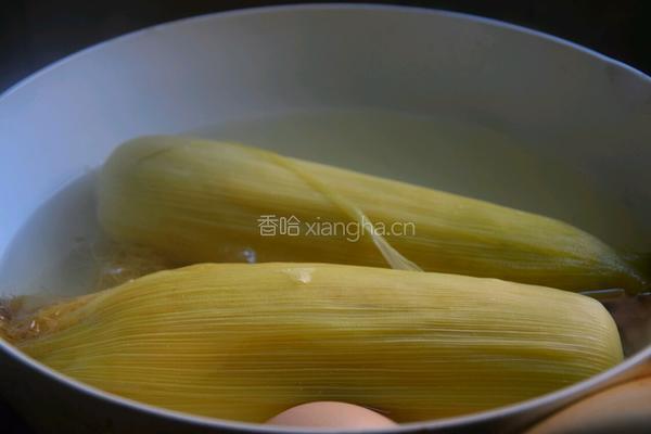 水煮玉米的做法图解3