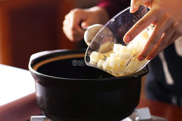 燕窝雪梨羹的做法图解4