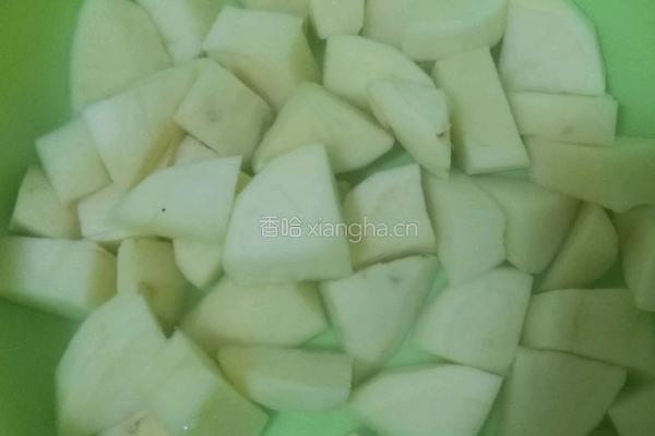 土豆焖鸡的做法图解2
