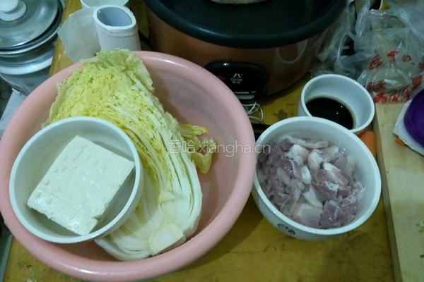 白菜肉烧豆腐的做法图解3