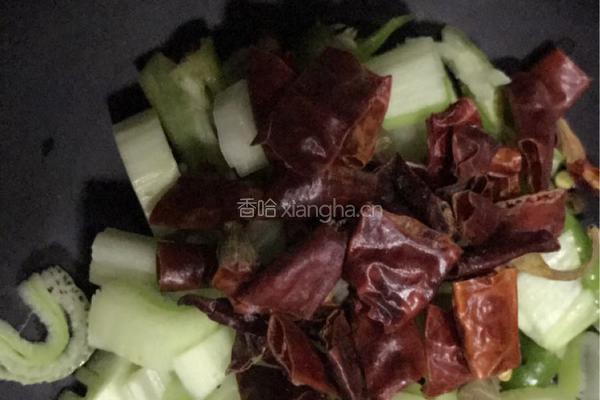 酸辣金瓜的做法图解3