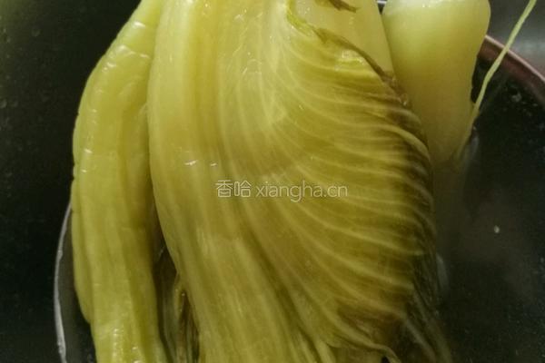 酸菜炒腩肉的做法图解2