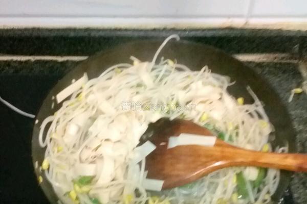 青椒豆芽炒百页的做法图解7