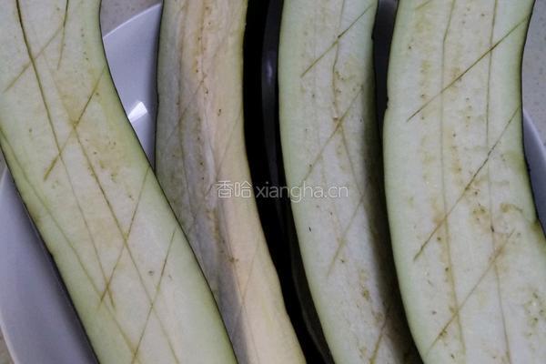 蒜蓉烤茄子的做法图解2