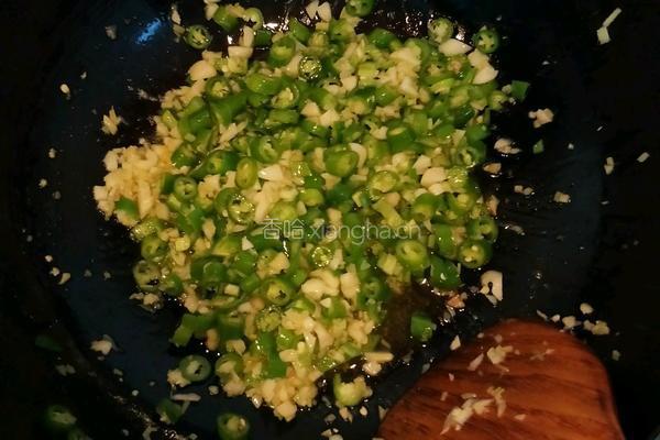 香菇牛肉酱的做法图解1