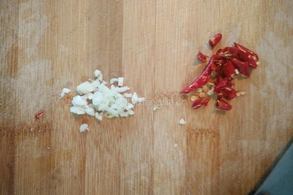 爽口芹菜的做法图解3