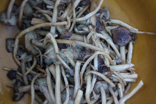 茶树菇炒牛柳的做法图解2