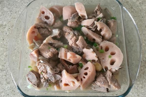 莲藕排骨汤的做法图解6