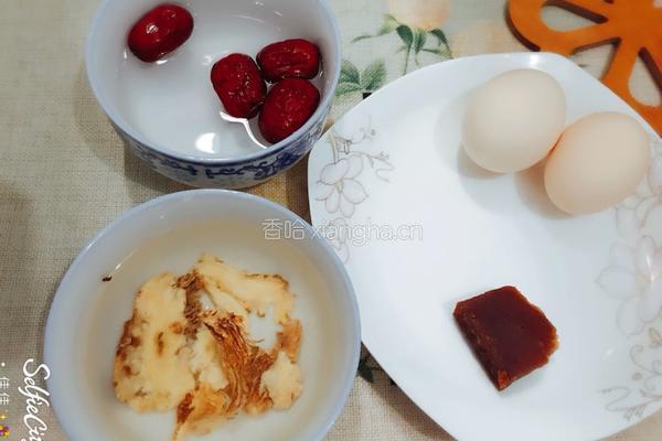 当归红枣鸡蛋汤的做法图解2