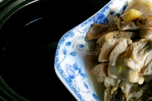 白果猪肚炖鸡汤的做法图解6
