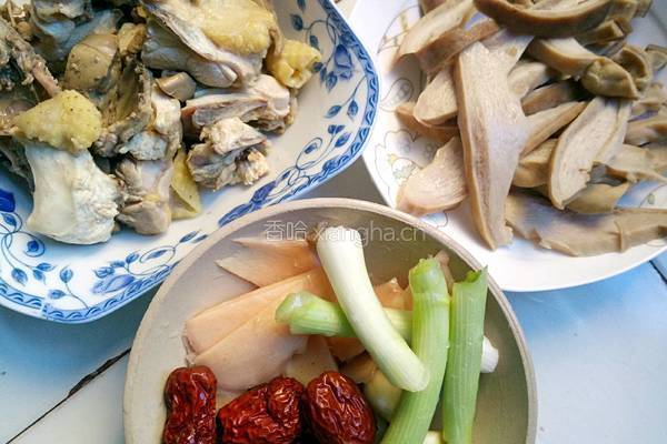 白果猪肚炖鸡汤的做法图解5