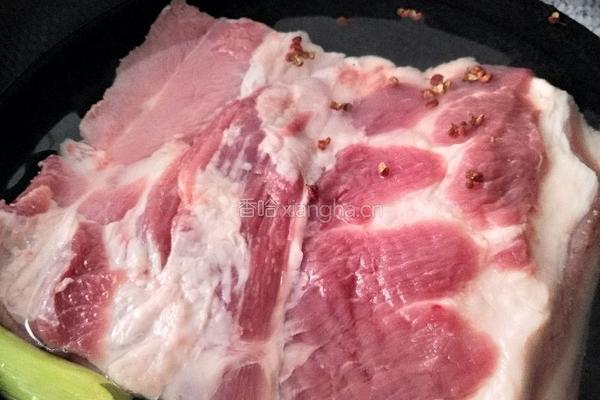 梅菜扣肉的做法图解1