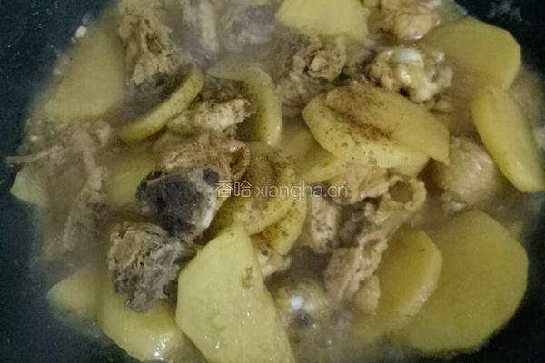 土豆焖鸡肉的做法图解8