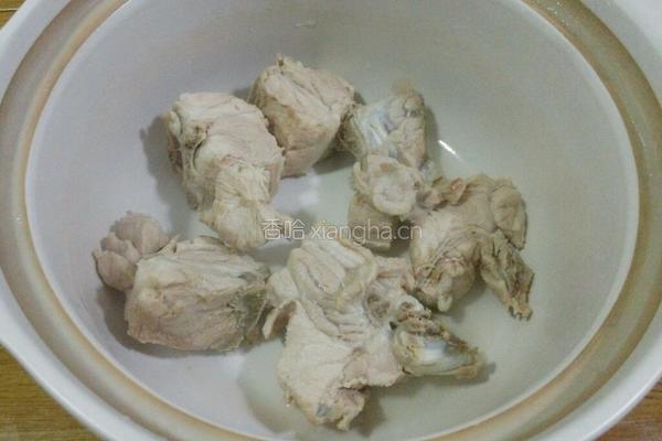 莲藕排骨汤的做法图解3