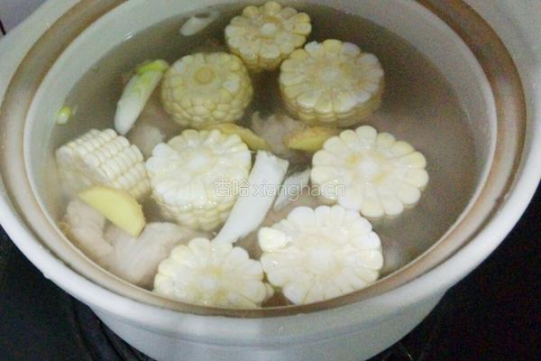 莲藕排骨汤的做法图解6