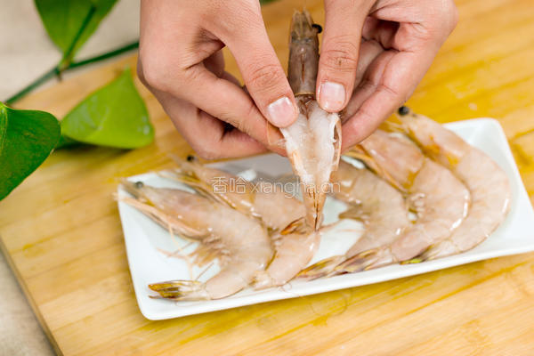鲜虾羊肉砂锅的做法图解3