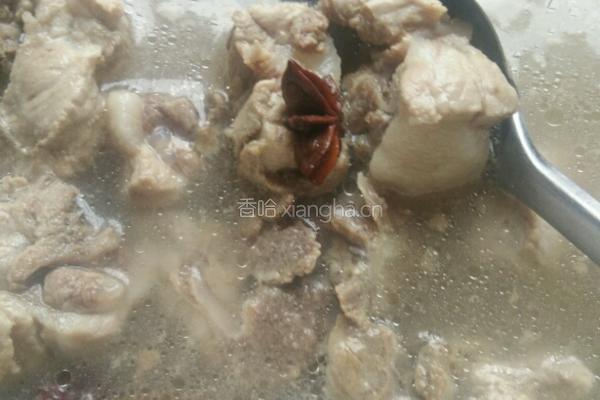 土豆粉丝炖排骨的做法图解2