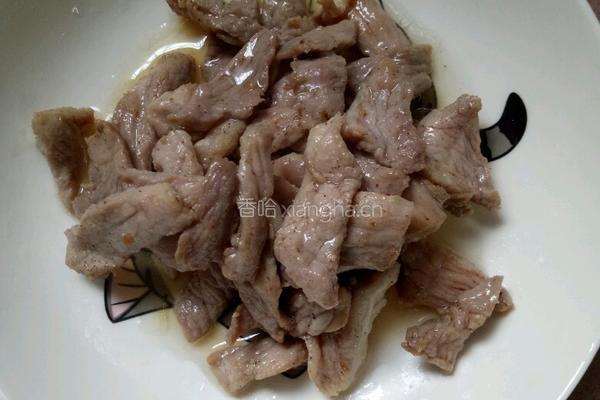 胡萝卜炒肉的做法图解3
