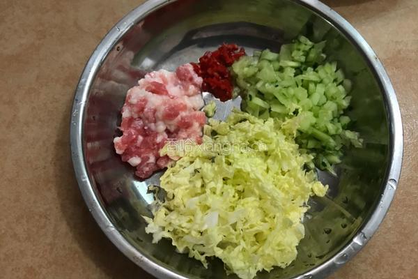 肉末青瓜大白炒饭的做法图解1