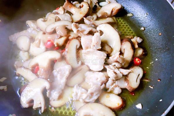 香菇炒肉片的做法图解3