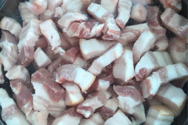 外婆红烧肉的做法图解1