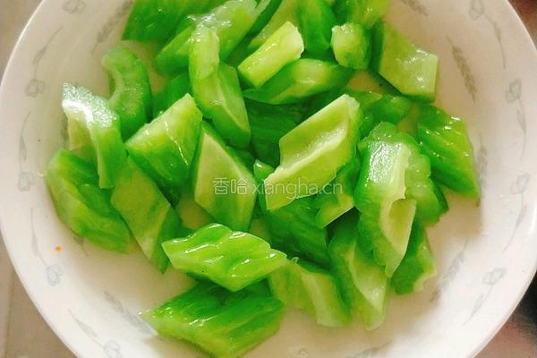 酱香苦瓜鸭的做法图解4