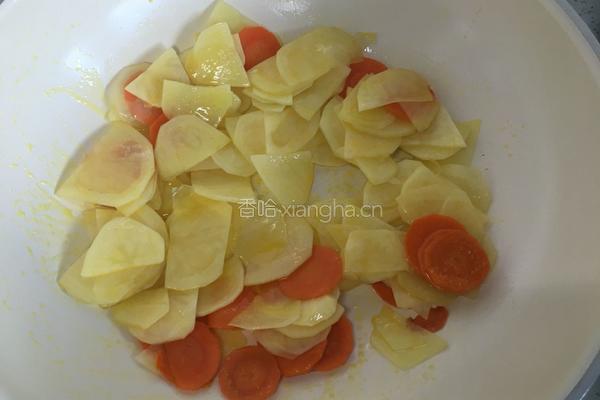 土豆片炒蘑菇的做法图解5