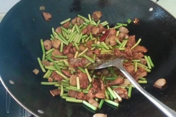 红椒蒜苔炒肉的做法图解4