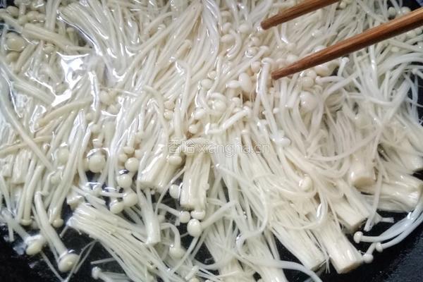 白灼金针菇的做法图解4